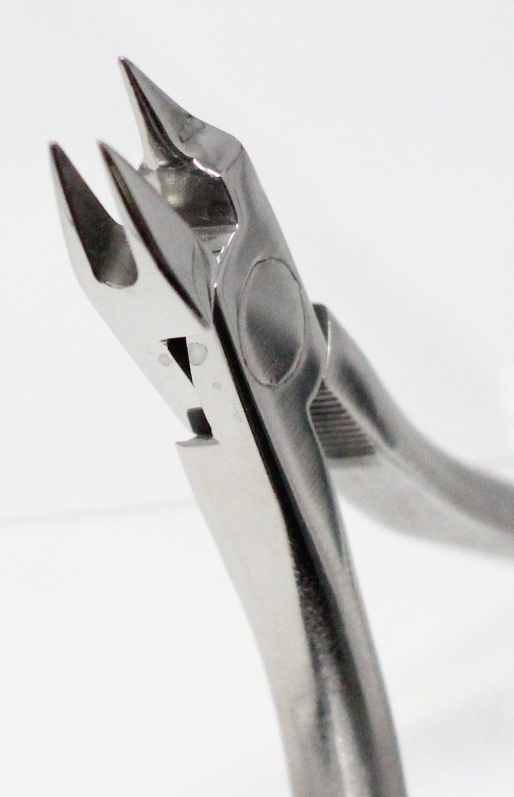 867: Short Stubby three Prong Plier